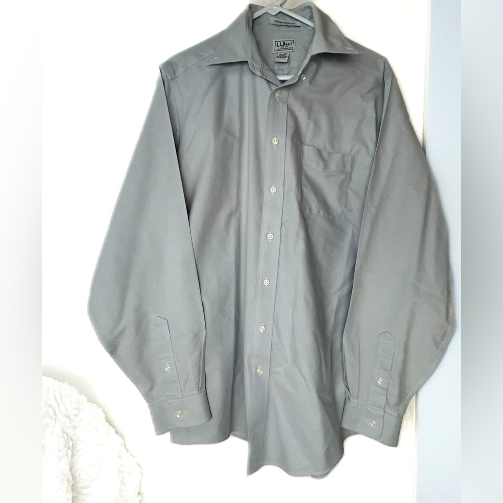 L.L. Bean Light Blue Button-Down Shirt Men's 15.5-36 OVV74